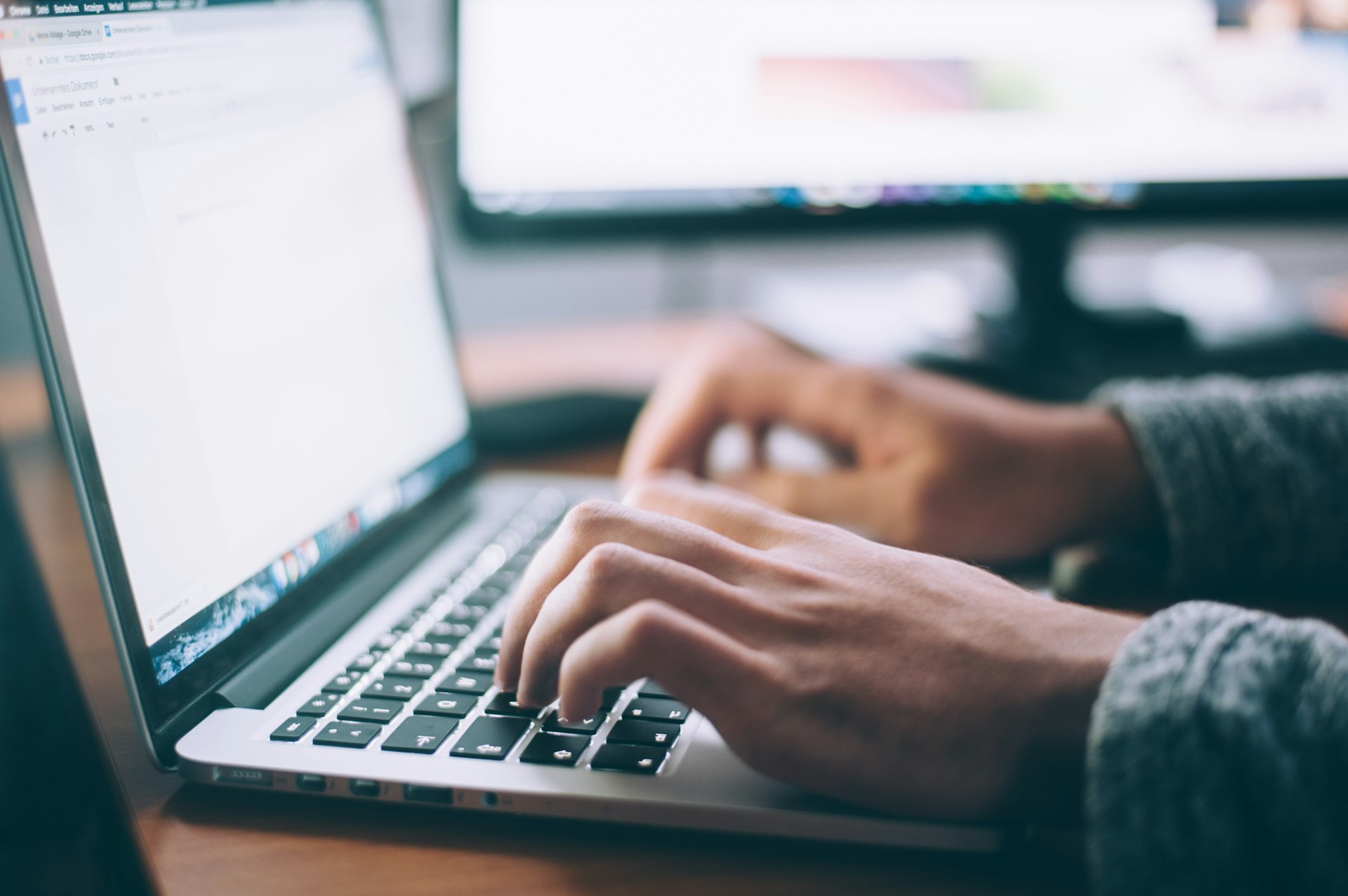Acesso à certidão online pelo notebook — validade jurídica